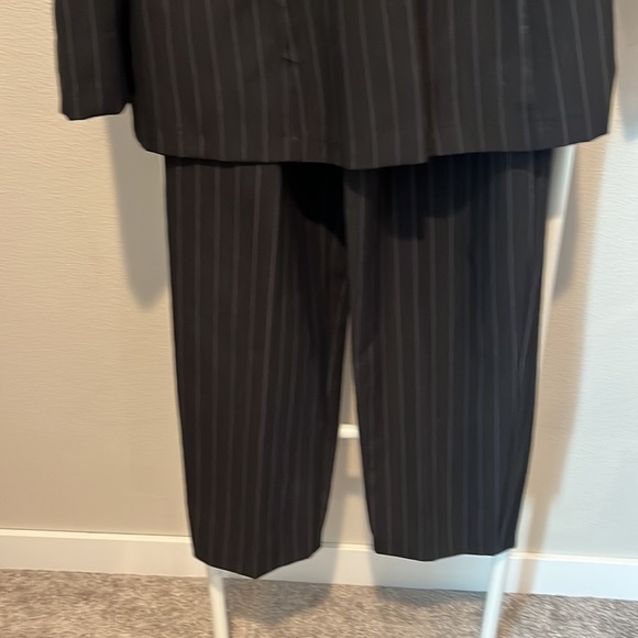 2 piece with mock under shirt size 5 - Picture 3 of 3